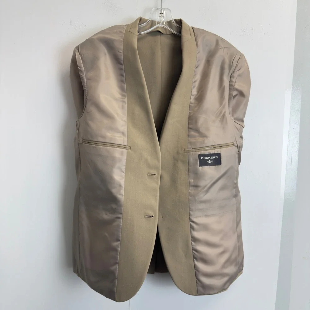 NEW Dockers Mens 38S Khaki Tan Stretch Two Button Blazer Sport Coat
